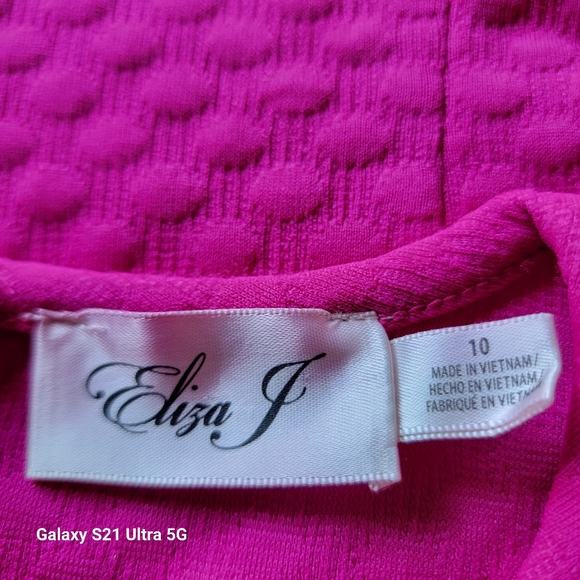 Eliza J Pink Quilted Cap Sleeve Ruffle Hem Dress Invisible Back Zip Size 10 - Picture 4 of 8